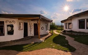 Cob Village - Casute din lut, self check-in, experienta in natura